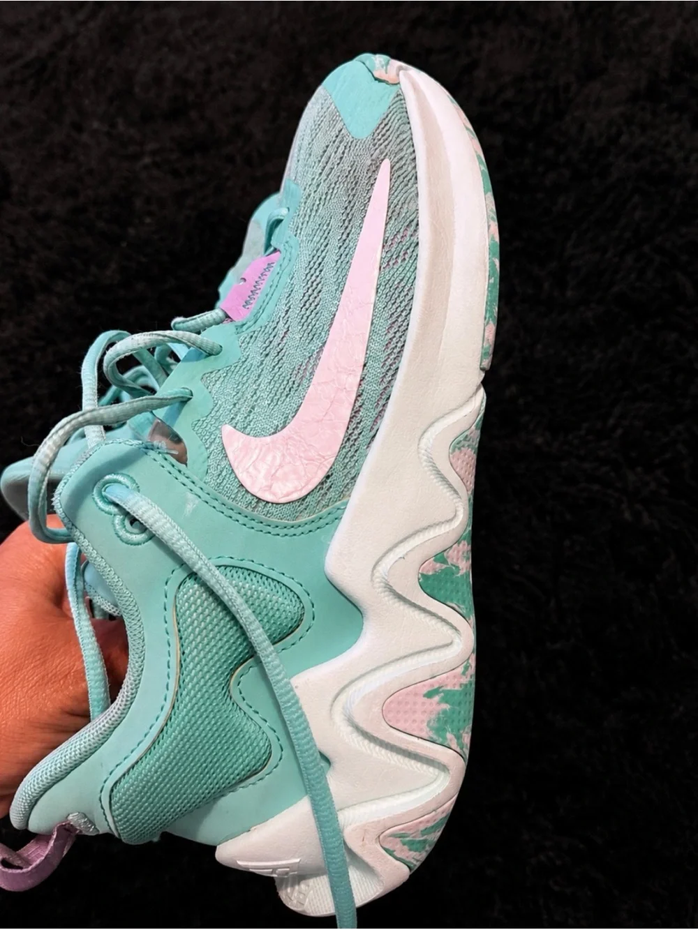 Women’s Nike Giannis Mint Green Athletic Sneakers 6.5 y women’s 8